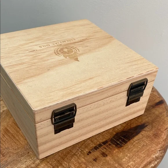 Wooden Essential Oils Storage Box - Picture 5 of 5